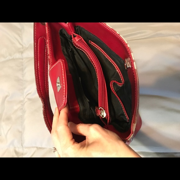 Cute Tommy Hilfiger purse - Picture 2 of 7